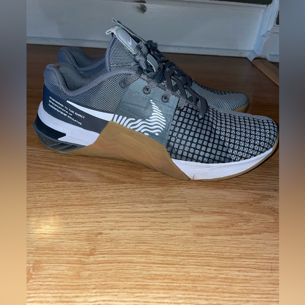 Men’s Nike shoe size 10